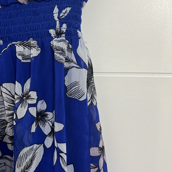 New Floral Blue Dress! - Picture 2 of 4